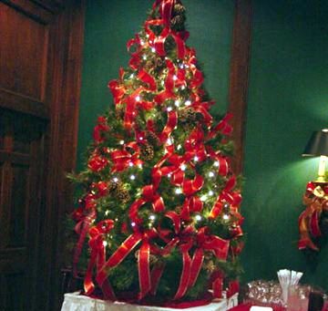 2004 Christmas Party at Boca Royal <br> Photos by Bev Sternberg - Slide 1