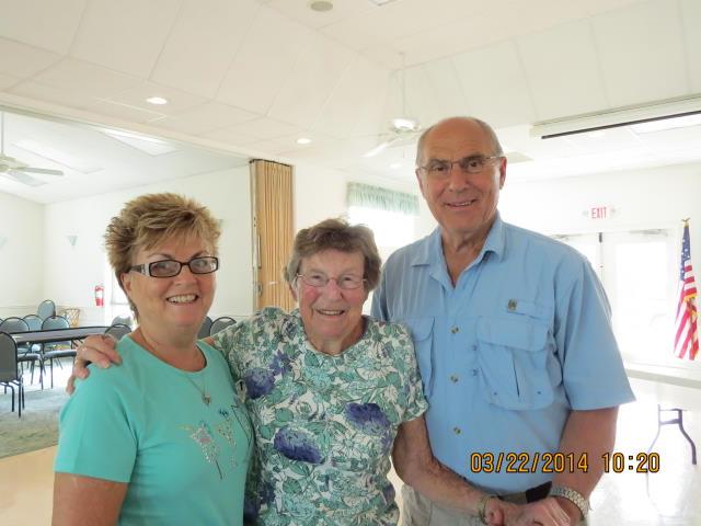 Coffee and Doughnuts with Muriel Lyon <br>
Photos by Nora Szabo - Slide 19