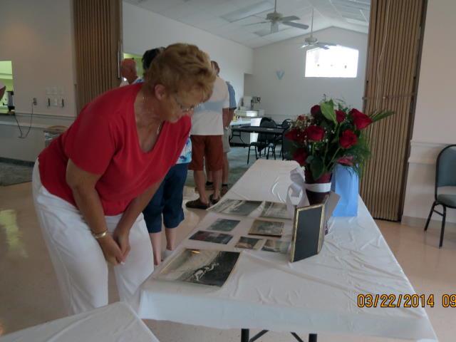 Coffee and Doughnuts with Muriel Lyon <br>
Photos by Nora Szabo - Slide 29