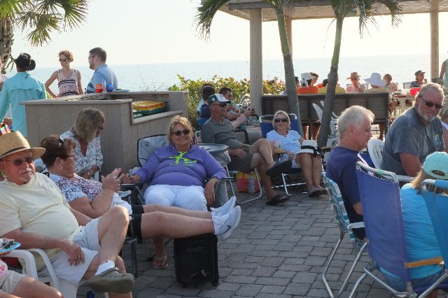 Time change party at the Tiki <br> Photos by Roger Cissa - Slide 19