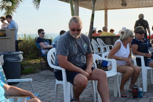 Time change party at the Tiki <br> Photos by Roger Cissa - Slide 20